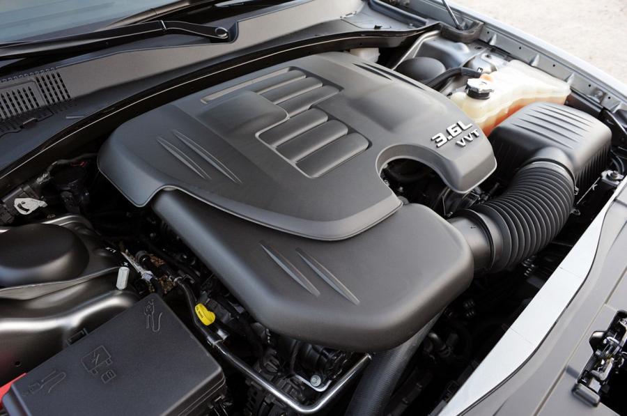  Chrysler 300C S 2012 года  (фото 29 из 46)